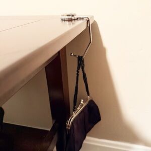 Purse Hook-Metal Hanging Hook for Keeping Bag Off the Floor 👜